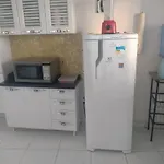 Casa com piscina confortável e perto de tudo
