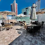 Apto 2Q, Prox A Praia, Shoppings, Mercados, Restaurantes E Padarias