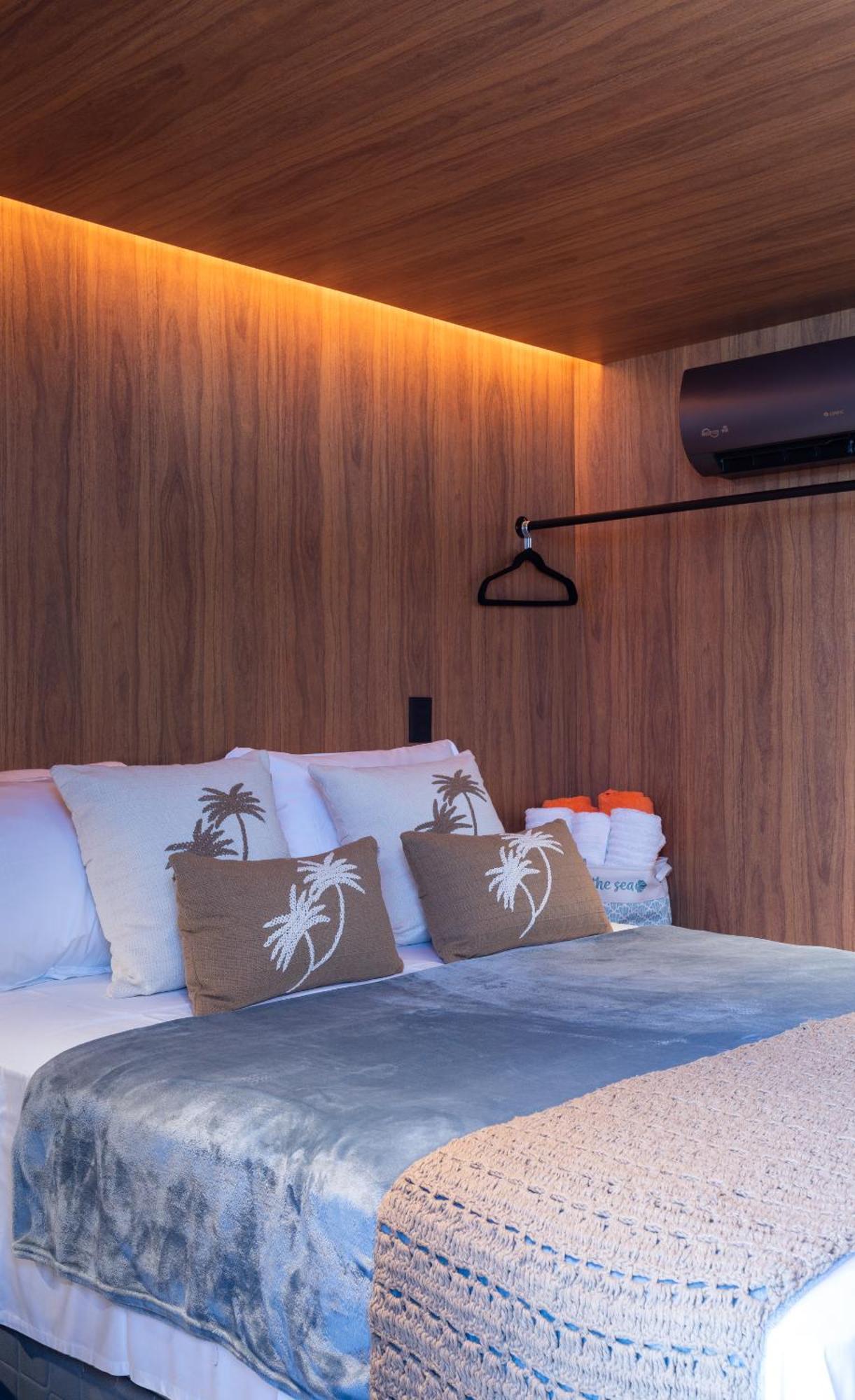 Apartamento Loft Com Hidromassagem Frente Mar E Pe Na Areia *
