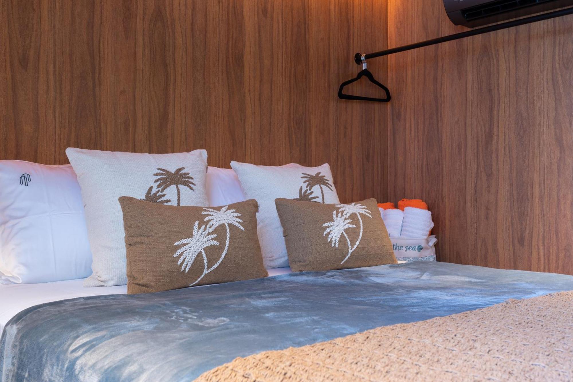 Apartamento Loft Com Hidromassagem Frente Mar E Pe Na Areia *