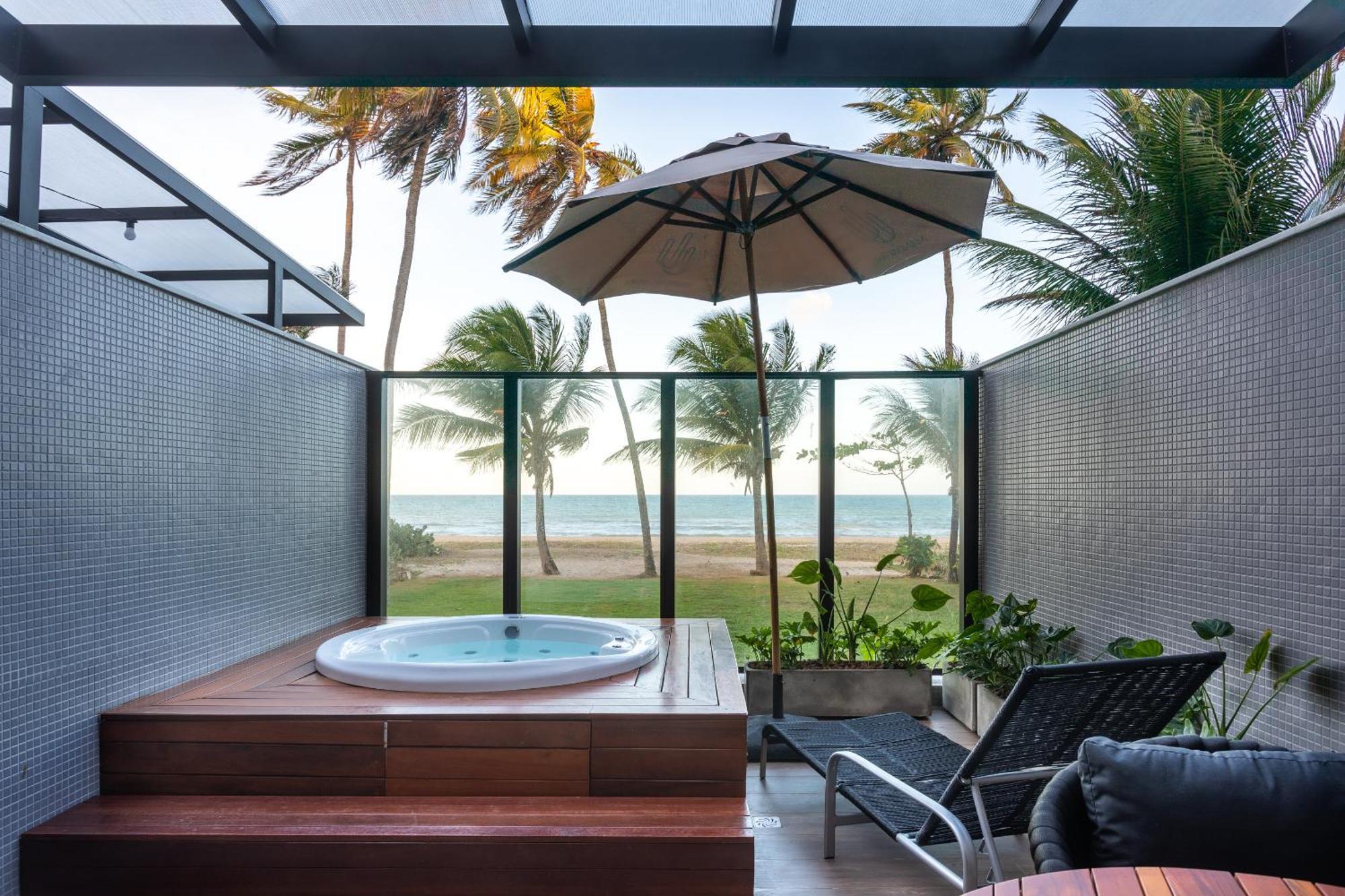 Apartamento Loft Com Hidromassagem Frente Mar E Pe Na Areia *