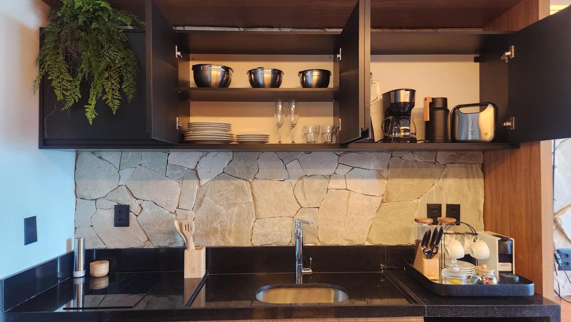 Apartamento Loft Com Hidromassagem Frente Mar E Pe Na Areia *
