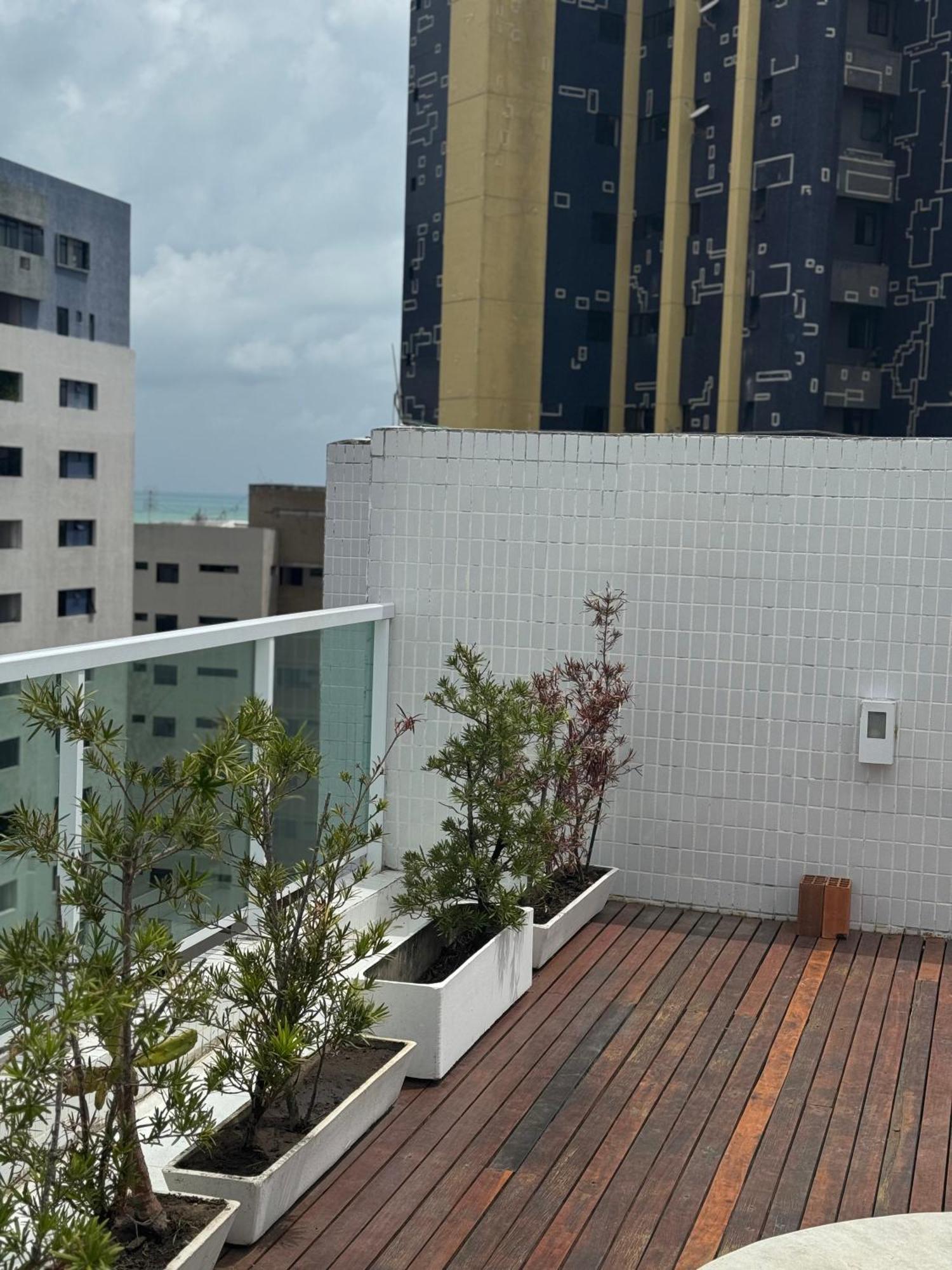 Apto 2q, Prox A Praia, Shoppings, Mercados, Restaurantes E Padarias *