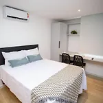 Bauten Cabo Branco 304 - Flat moderno e equipado próximo ao mar por Carpediem