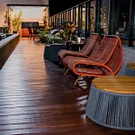 Praia A 60M-Piscina-Coworking-Moderno Wifi