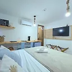 Paradise Flat 205