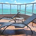 Paradise Flat 205
