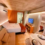 Setai Yacht Studio 3 - By Almare Flats
