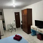 Um Quarto Completo