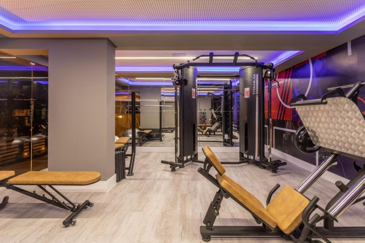 Flat Urbani Smart Residence Apartment