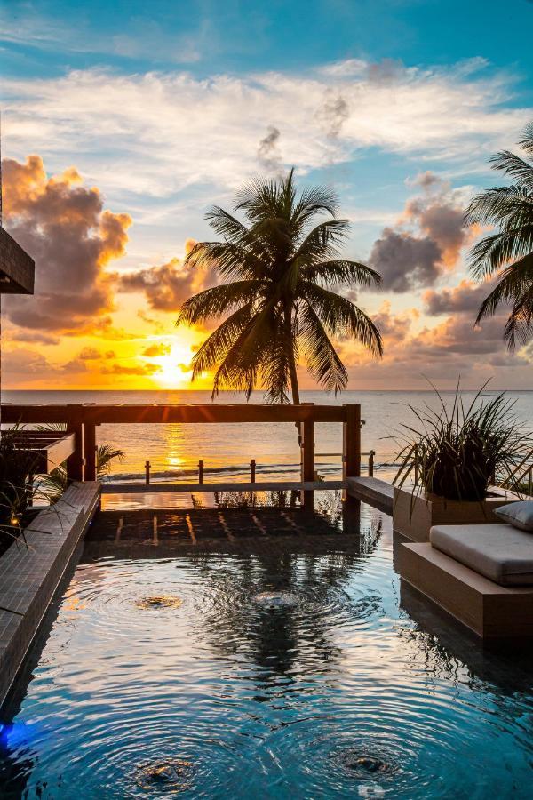 Com Jacuzzi Na Beira Mar De No Branco Haus Joao Pessoa