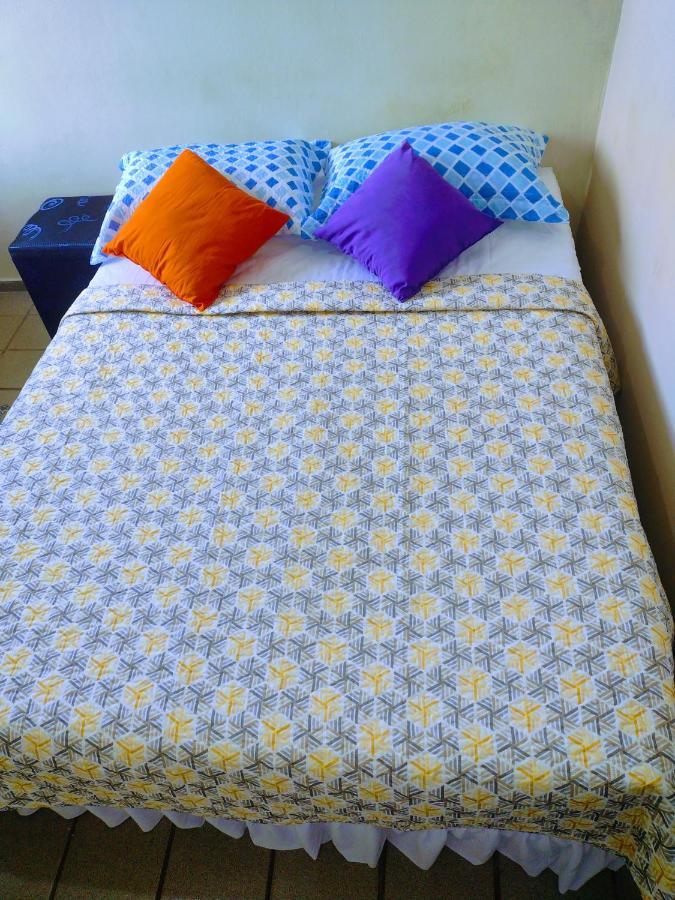 Quarto Duplo Com Banheiro Privativo Externo Ao Lado Homestay Joao Pessoa