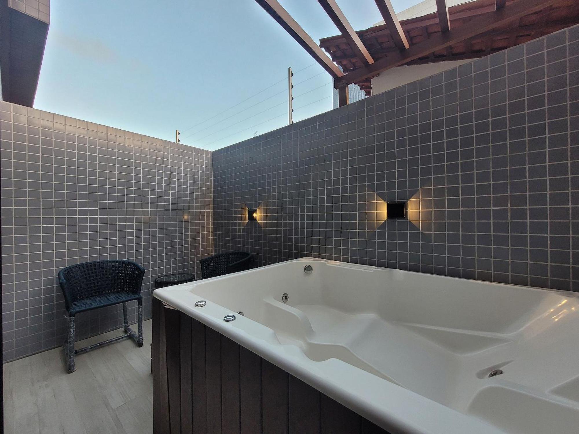 Apartment Flat Com Jacuzzi Area Externa A 50m Do Bessa