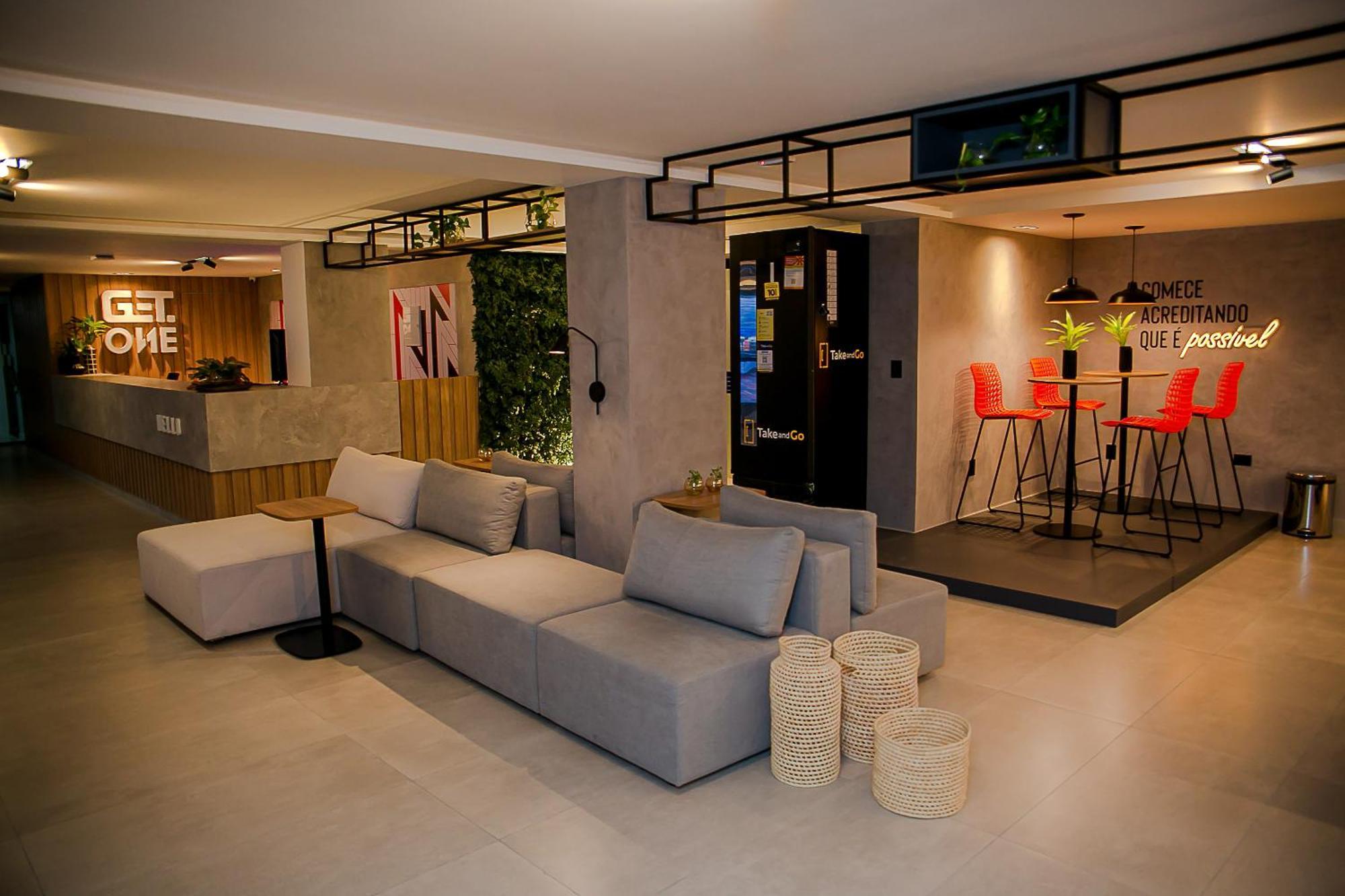 A 60m-piscina-coworking-moderno Wifi