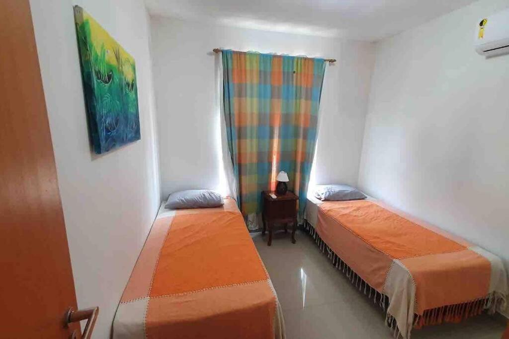 Otimo De 2 Quartos A 300m Da