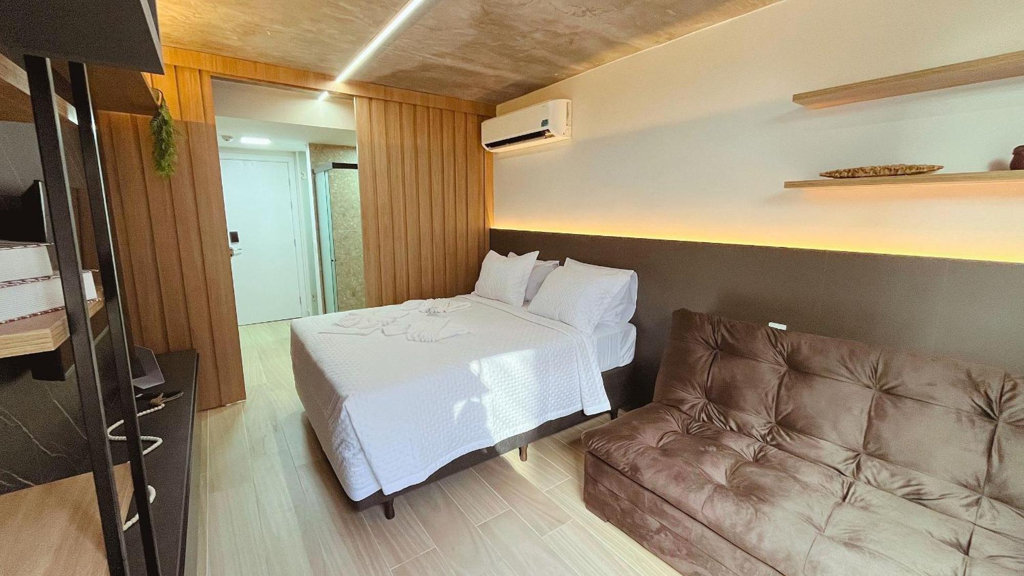 Setai Yacht Garden - By Almare Flats
