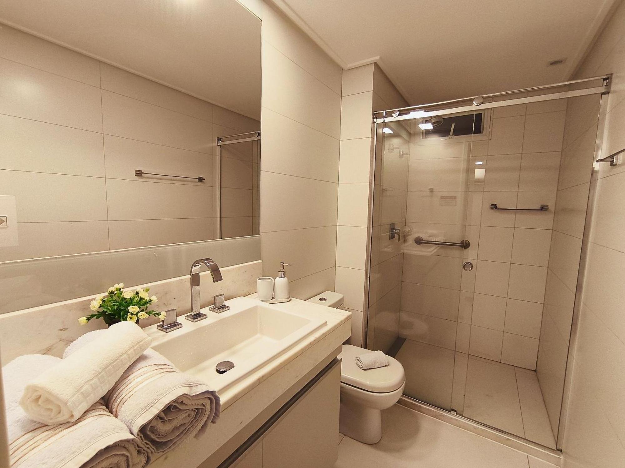 Apto Luxuoso Em Frente Ao Letreiro De