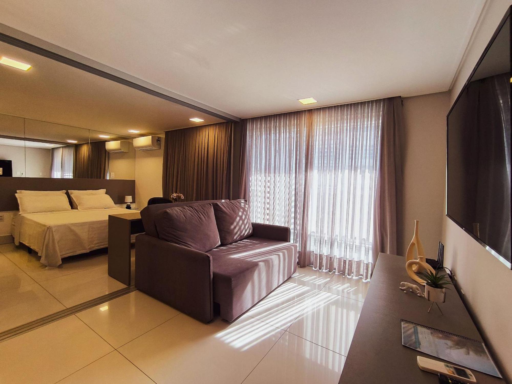 Apto Luxuoso Em Frente Ao Letreiro De