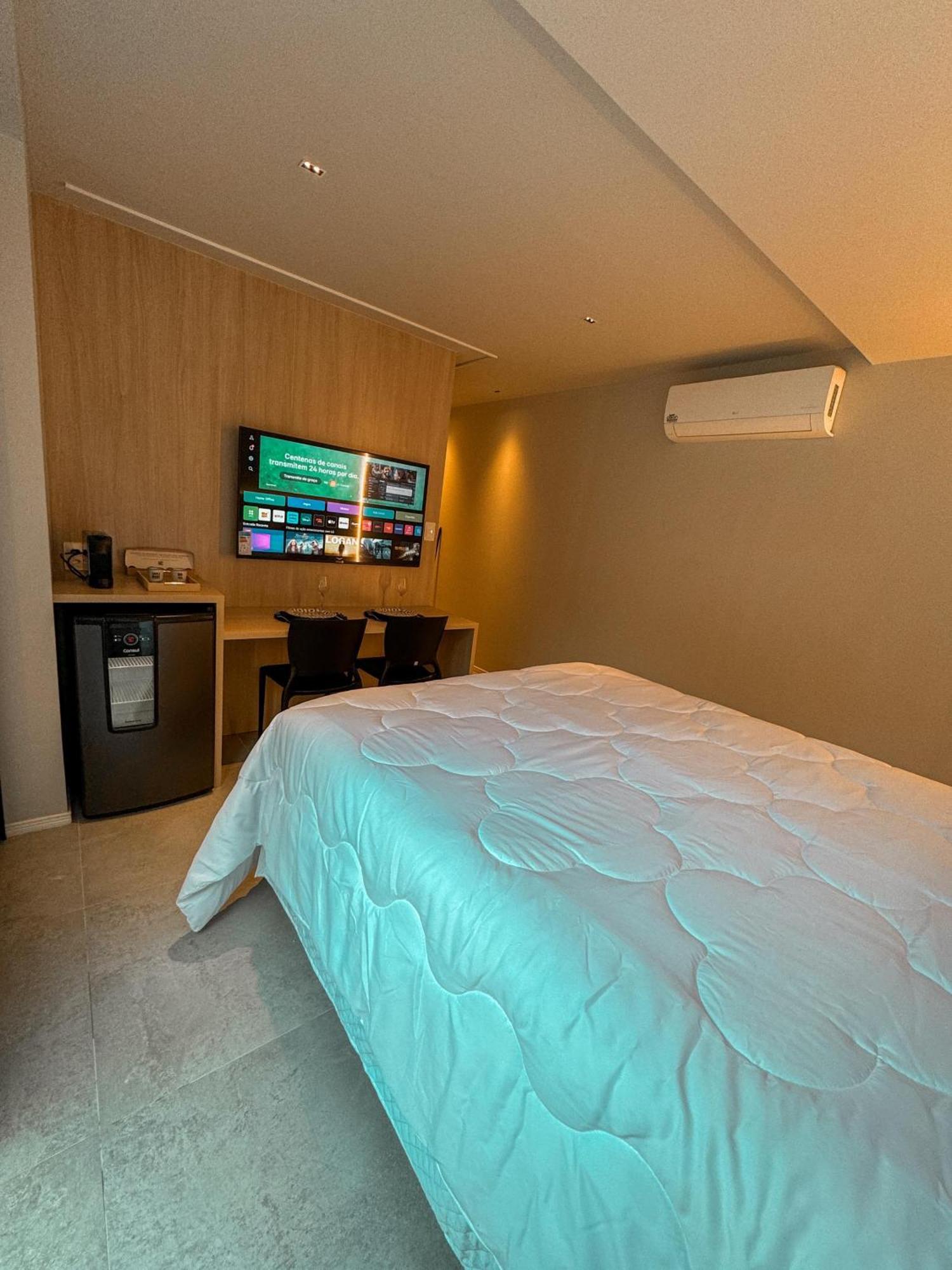 Flat Com Jacuzzi Privativa A 50m Do Mar *
