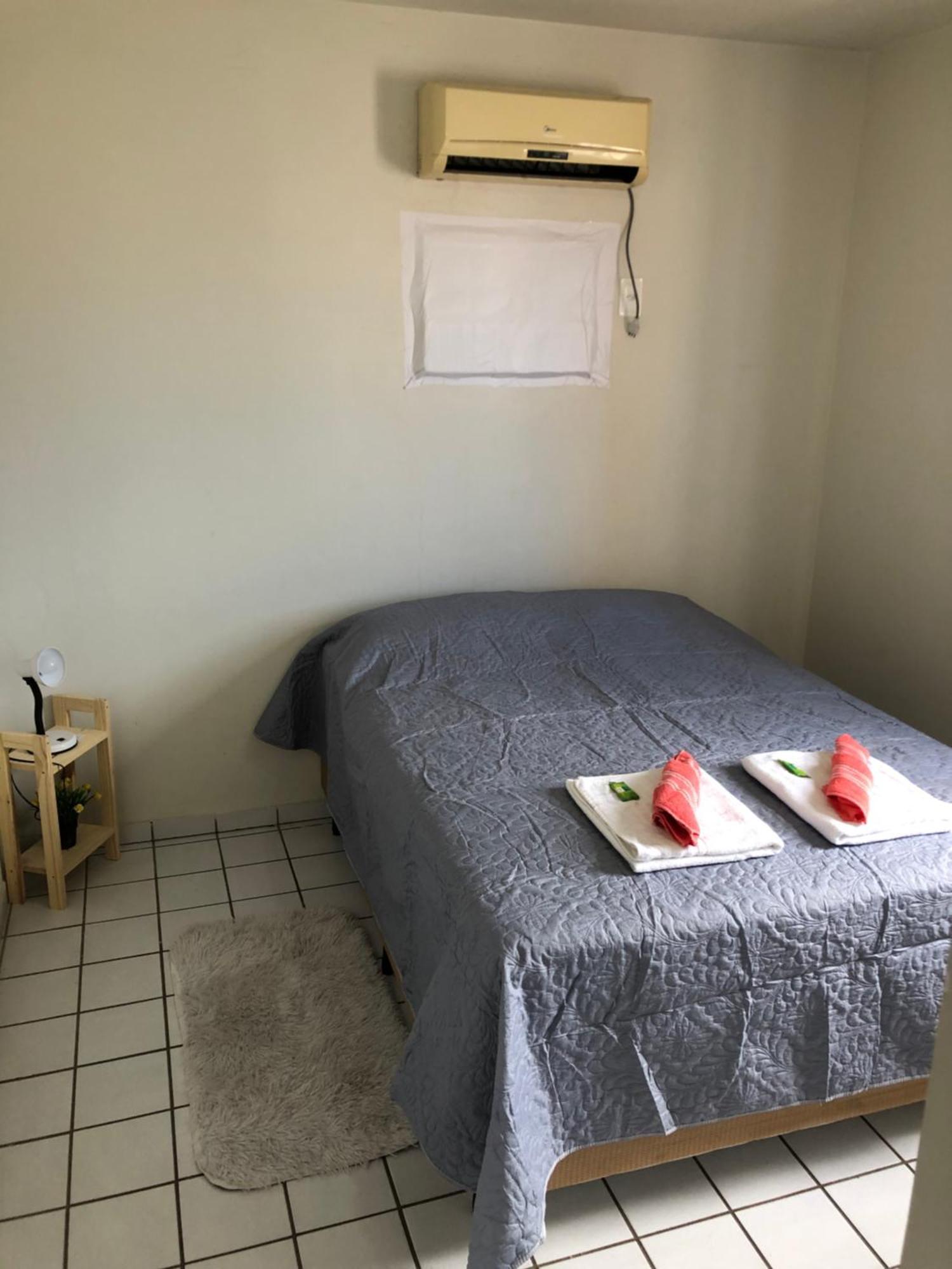 Com Banheiro E Ar Privativos E Com Areas Comuns Compartilhadas Proximo A Do Bessa Apartamento