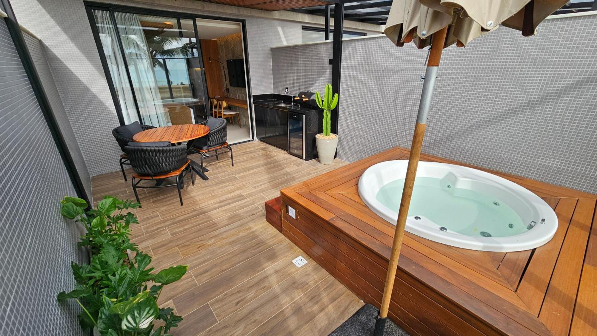 Loft Com Hidromassagem Frente Mar E Pe Na Areia
