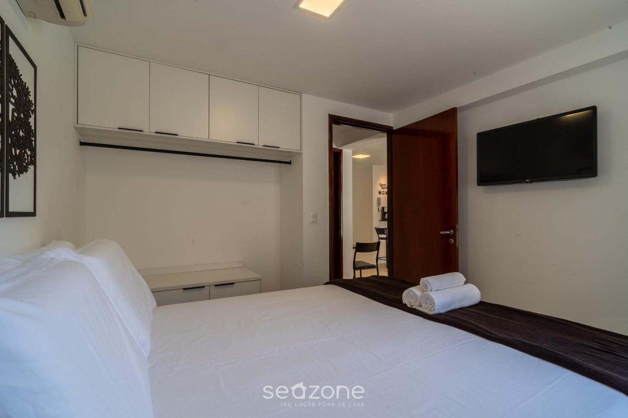 Apto Em Cond Quadra Mar E C/ Piscina Hss0007 Apartamento *