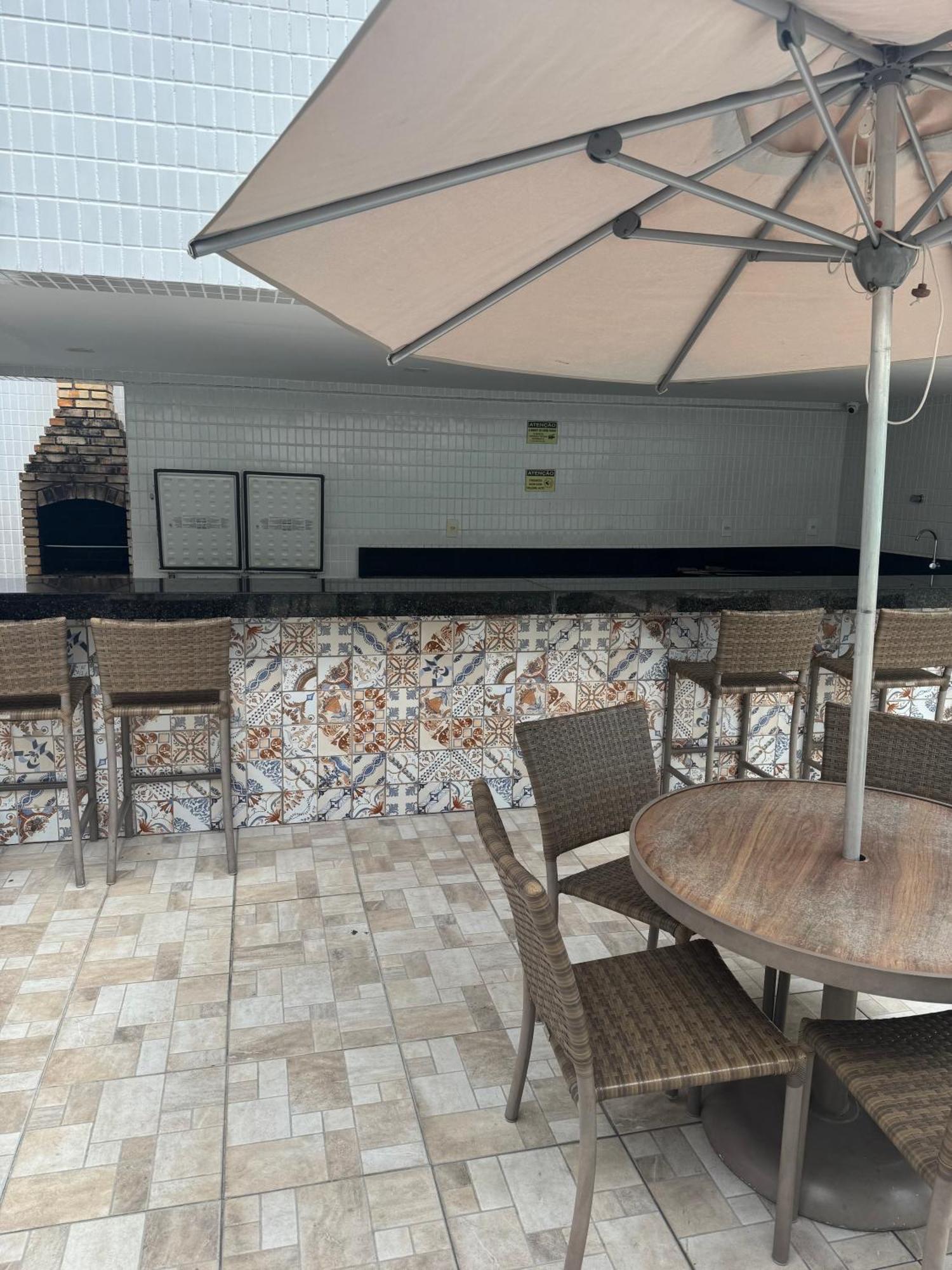 Flat Com 2 Qts Prox A Praia, Shoppings, Mercados, Restaurantes E Padarias * Joao Pessoa