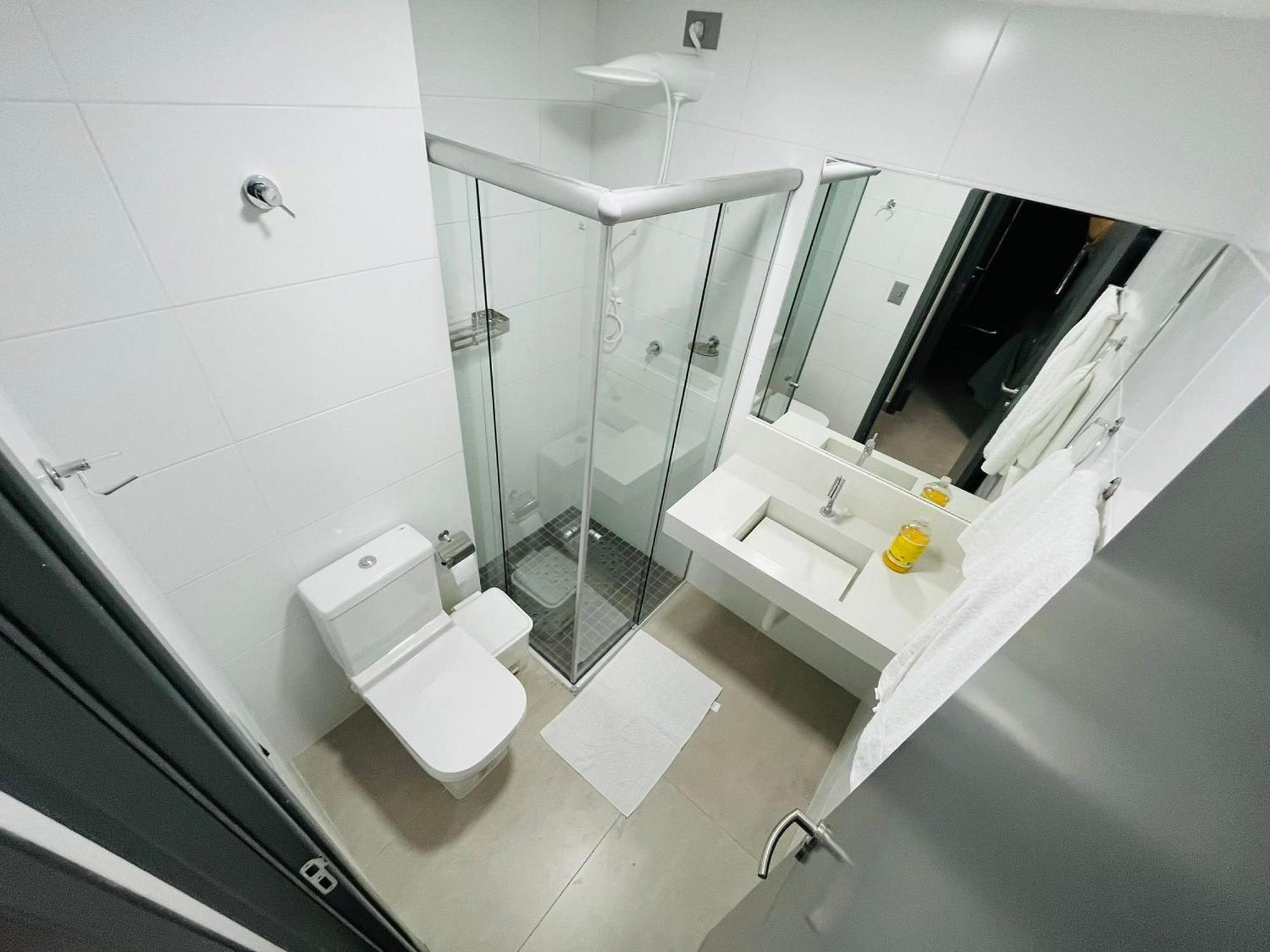 Completo Ate 6 Pessoas. Bx 111. Apartamento