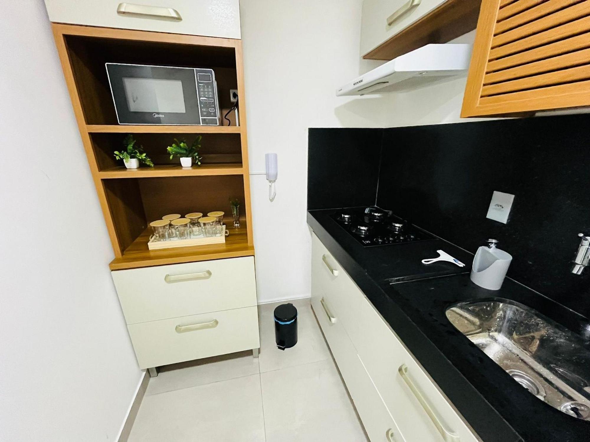 Completo Ate 6 Pessoas. Bx 111. Apartamento *