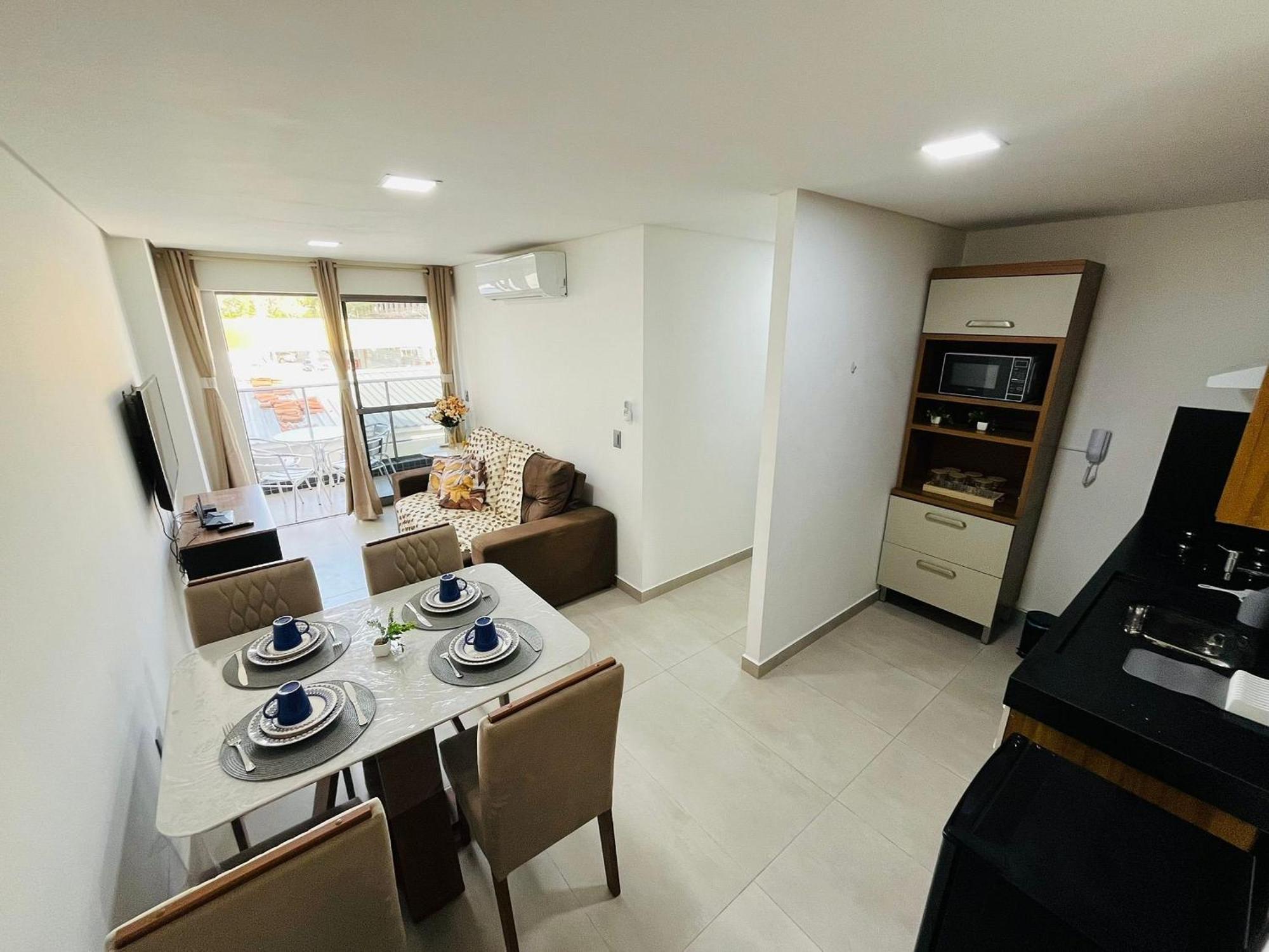 Completo Ate 6 Pessoas. Bx 111. Apartamento