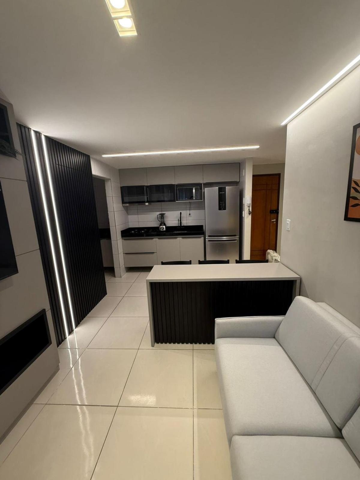 Apartamento A 50 Metros Da Praia, Moderno Minimalista 2 Qts