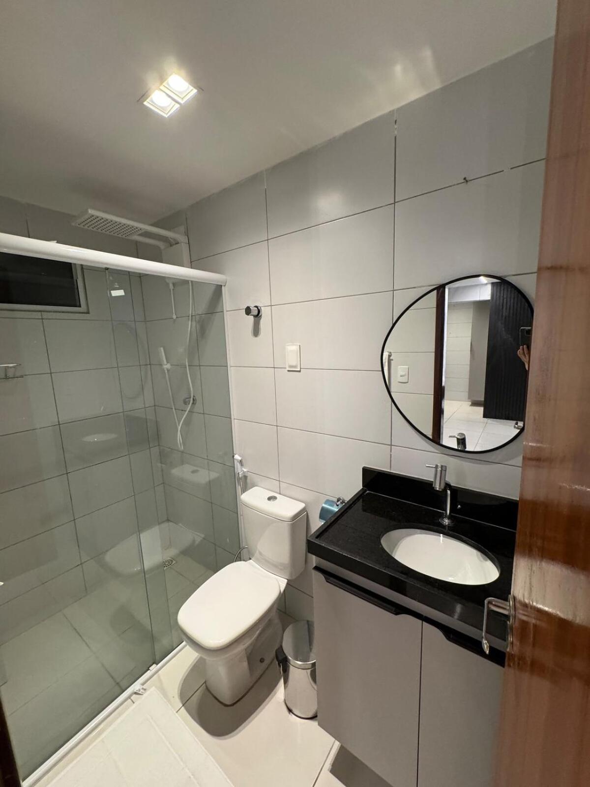 Apartamento A 50 Metros Da Praia, Moderno Minimalista 2 Qts *