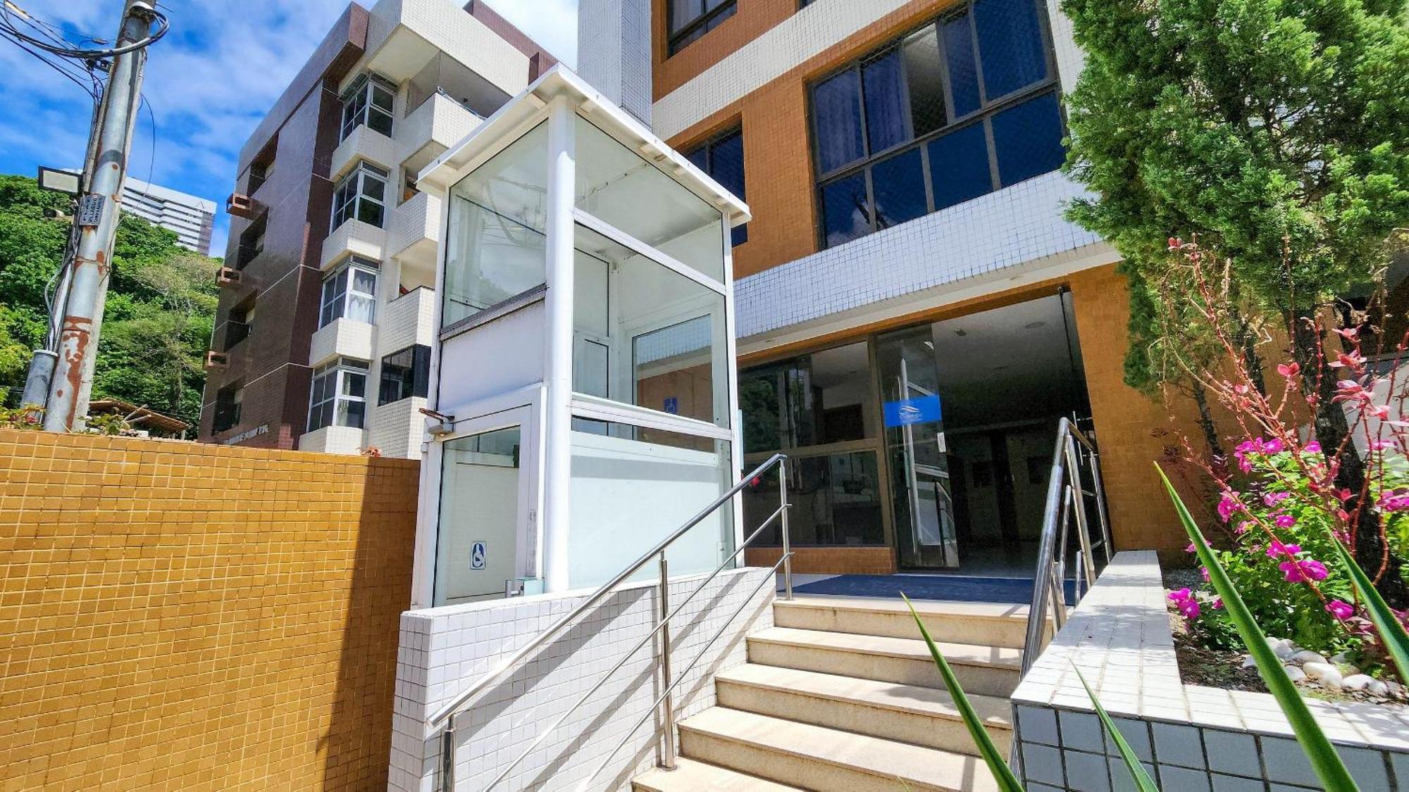 Apartamento A 150m Da De Cabo Branco | Conforto E Localizacao Privilegiada