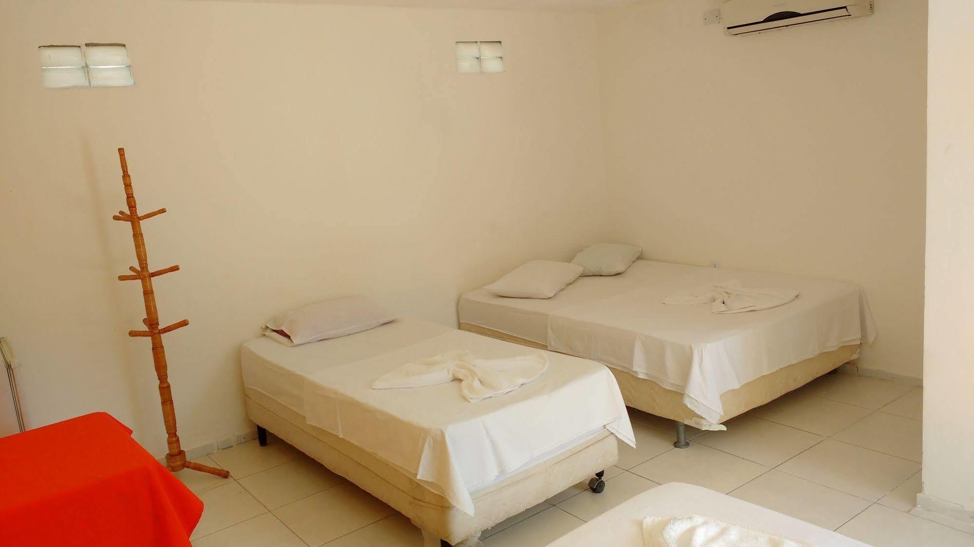 Casa de hóspedes Dos Girassois 2*