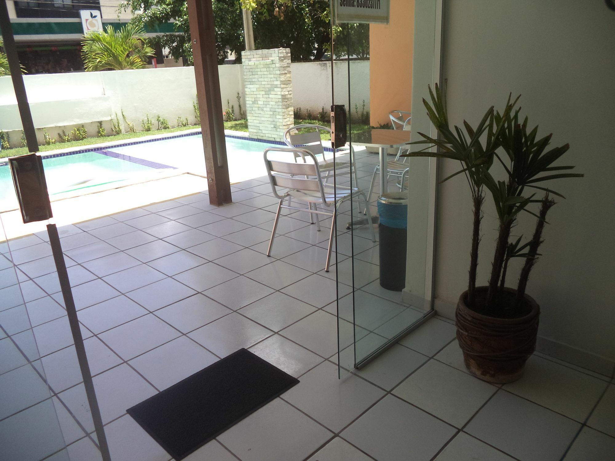 Hostel Tambau *