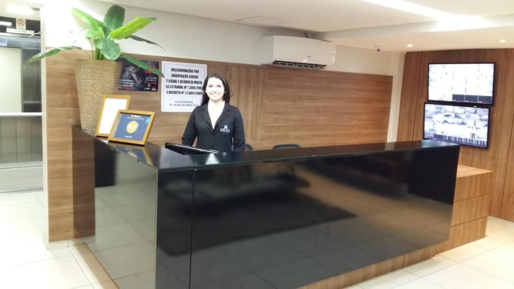 Flat Em Tambau *
