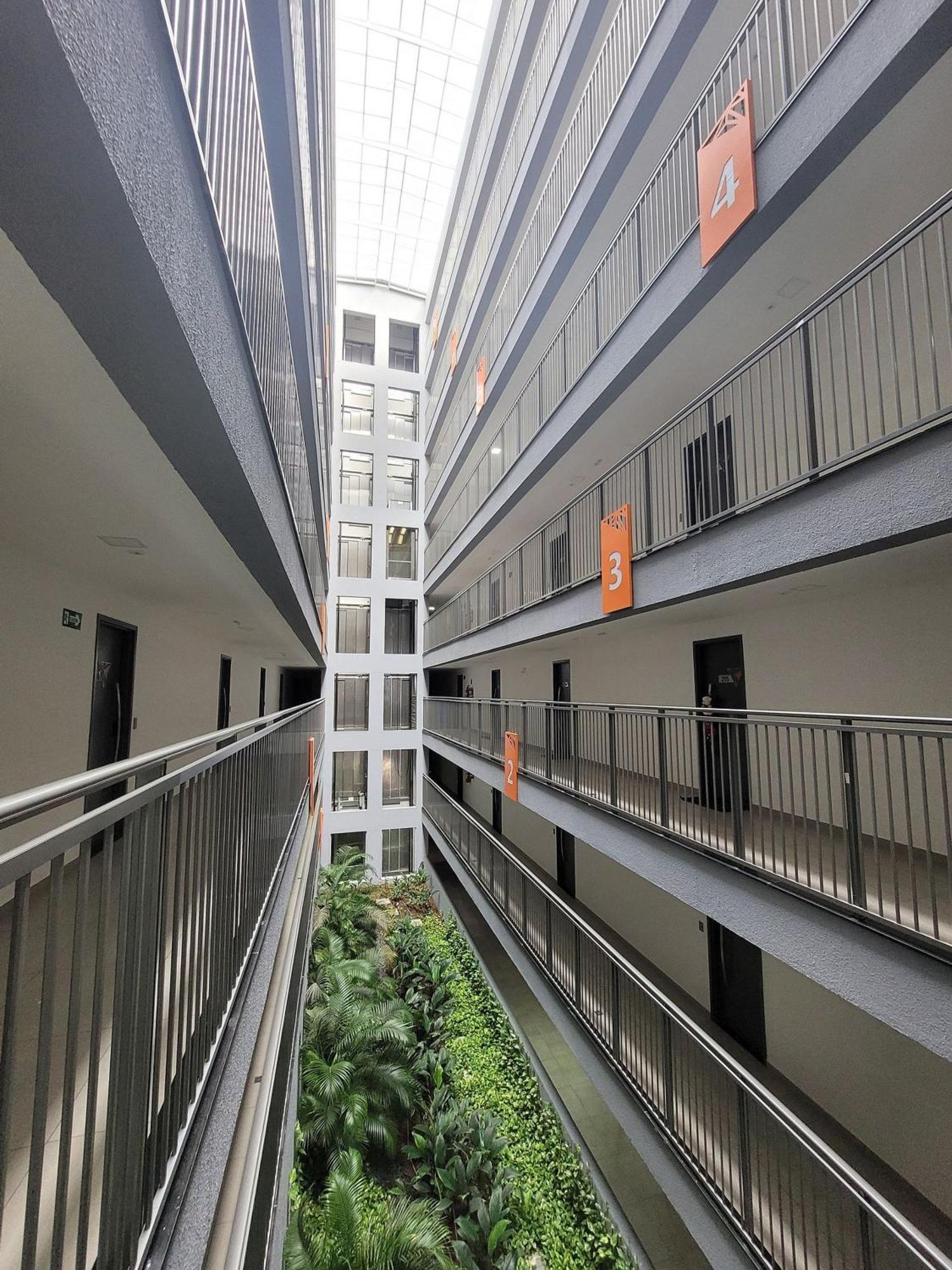 Com Varanda A 100 Metros Da Apartment *