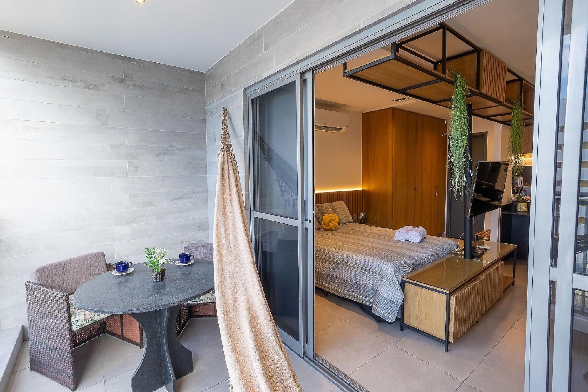 Apartment Com Varanda A 100 Metros Da