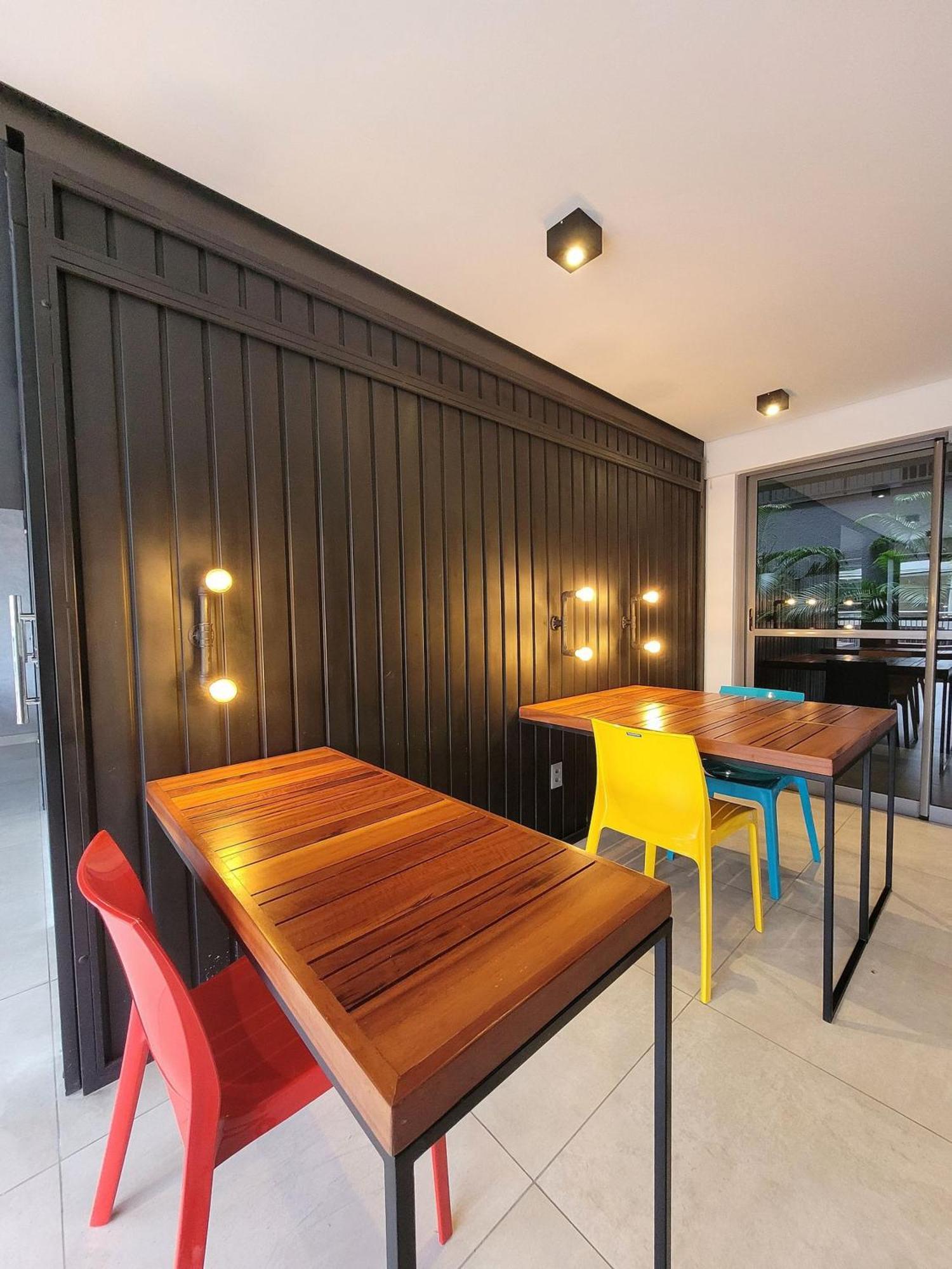 Apartment Com Varanda A 100 Metros Da *
