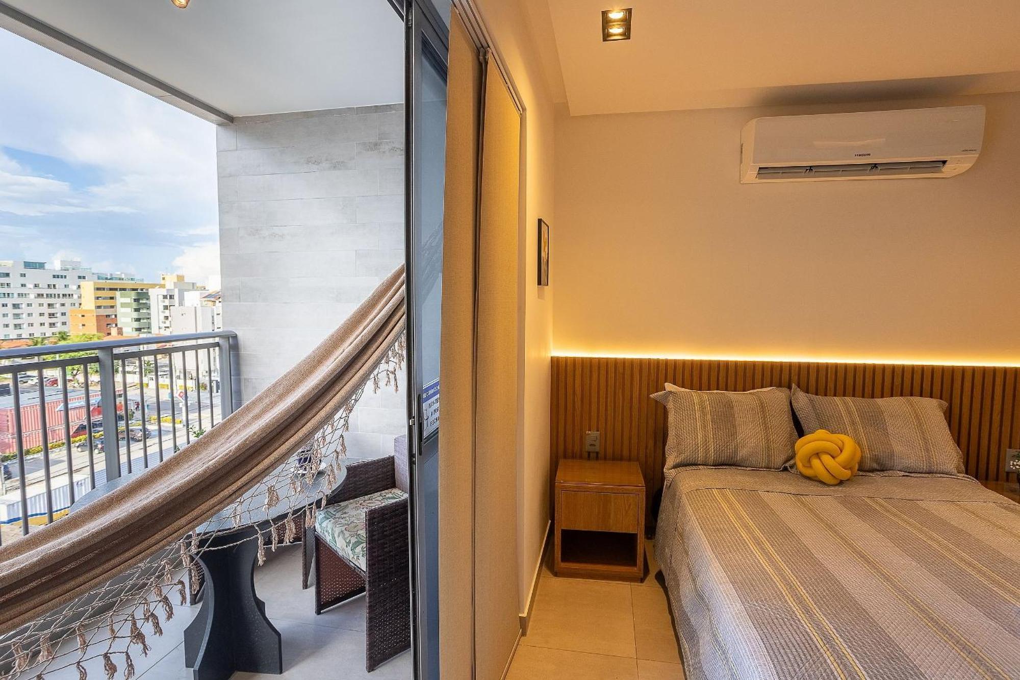 Apartment Com Varanda A 100 Metros Da